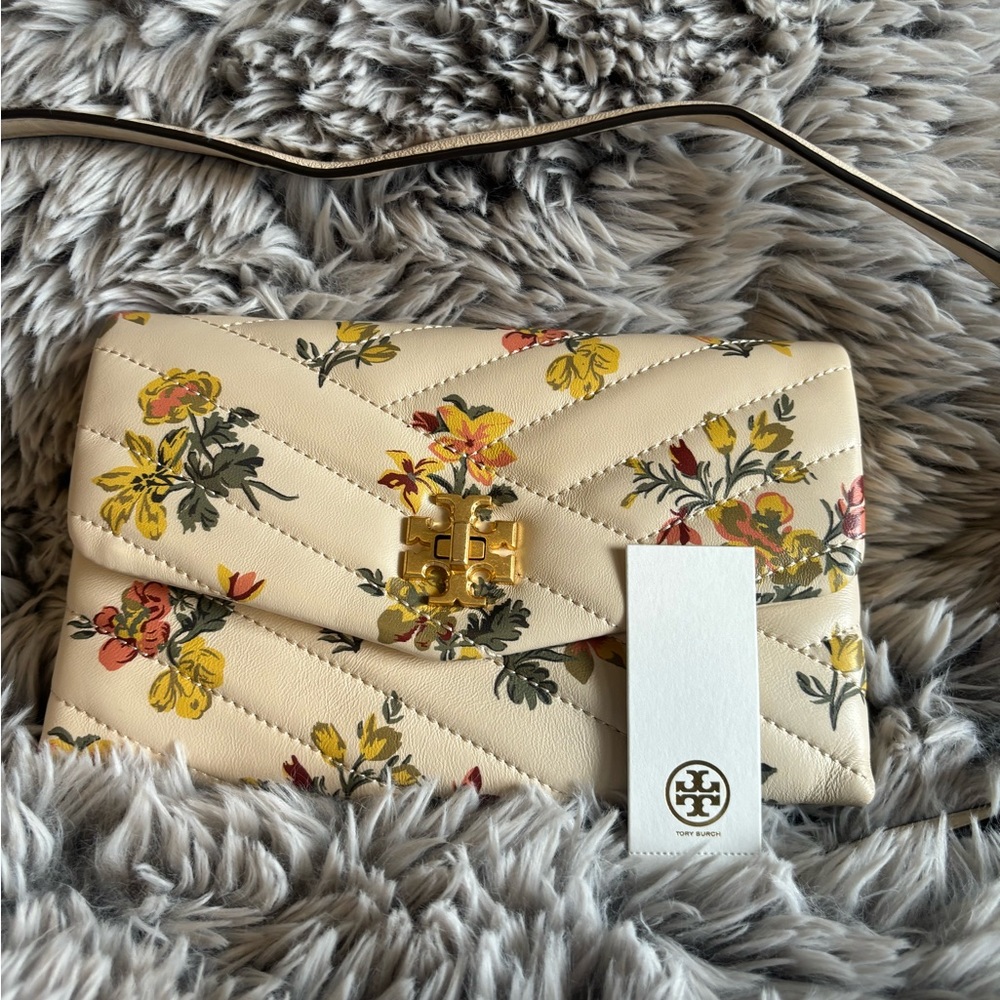 NWT Tory Burch Kira chain wallet in floral print